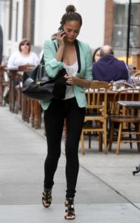 Chrissy Teigen feet photo thumbnail