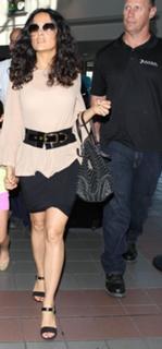 Salma Hayek feet photo thumbnail