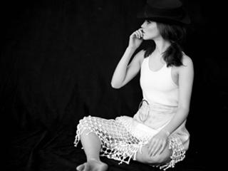 Emma Watson feet photo thumbnail