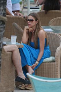 Sofía Vergara feet photo thumbnail