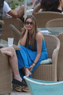 Sofía Vergara feet photo thumbnail