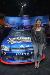 Danica Patrick feet photo thumbnail