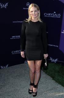 Jennifer Morrison feet photo thumbnail