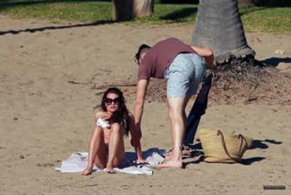 Lea Michele feet photo thumbnail