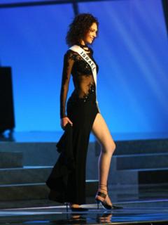 Gal Gadot feet photo thumbnail