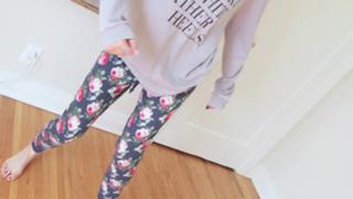 Brittani Taylor feet photo thumbnail