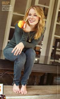 LeAnn Rimes feet photo thumbnail