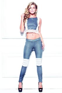 Nina Agdal feet photo thumbnail
