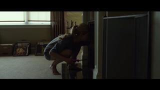 Rosamund Pike feet photo thumbnail