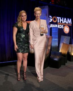 Amy Schumer feet photo thumbnail
