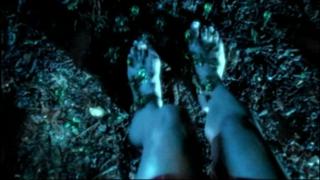 Jennifer Love Hewitt feet photo thumbnail