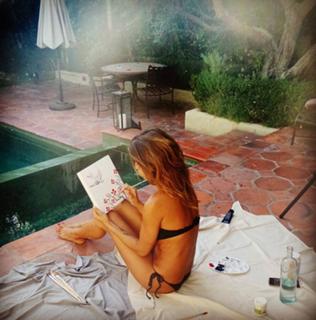 Elisabetta Canalis feet photo thumbnail