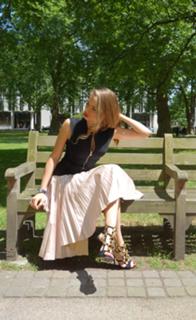 Xenia Tchoumitcheva feet photo thumbnail