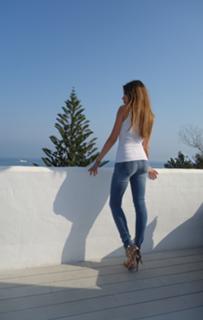 Xenia Tchoumitcheva feet photo thumbnail