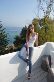 Xenia Tchoumitcheva feet photo thumbnail
