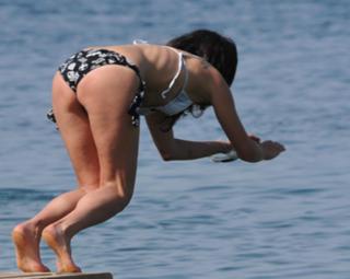 Özge Özpirinççi feet photo 4