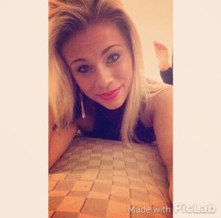 Paige VanZant feet photo thumbnail