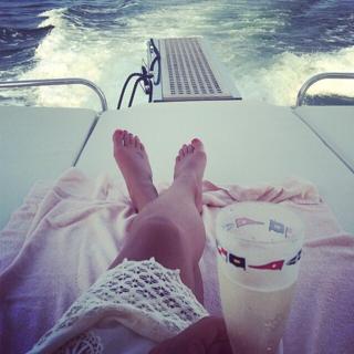 Lea Michele feet photo thumbnail