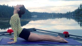 Adriene Mishler feet photo thumbnail