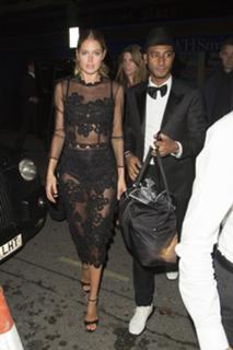 Doutzen Kroes feet photo thumbnail