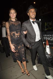 Doutzen Kroes feet photo thumbnail