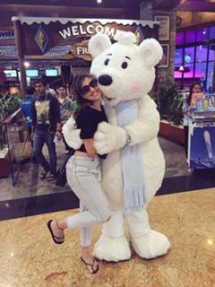 Raai Laxmi feet photo thumbnail
