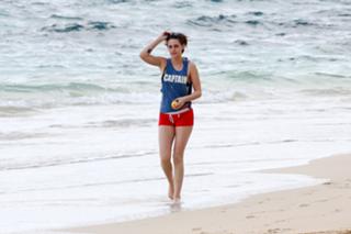 Kristen Stewart feet photo thumbnail