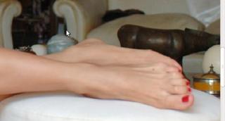 Ilary Blasi feet photo thumbnail