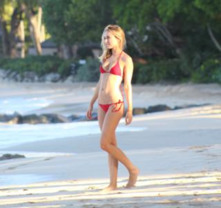 Kimberley Garner feet photo thumbnail