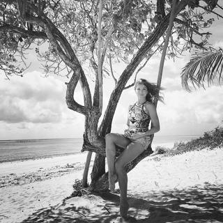 Grazi Massafera feet photo thumbnail