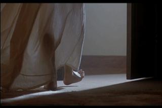 Alyssa Milano feet photo thumbnail