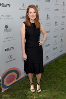 Julianne Moore feet photo thumbnail