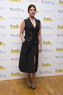 Gemma Arterton feet photo thumbnail