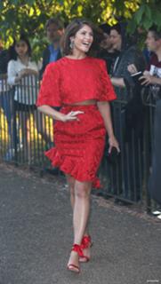 Gemma Arterton feet photo thumbnail