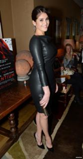 Gemma Arterton feet photo thumbnail