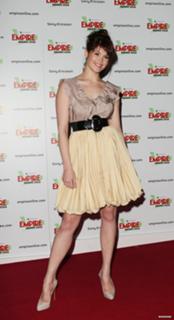 Gemma Arterton feet photo thumbnail