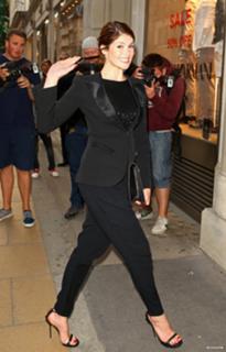Gemma Arterton feet photo thumbnail