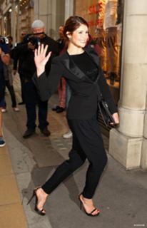 Gemma Arterton feet photo thumbnail