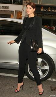 Gemma Arterton feet photo thumbnail