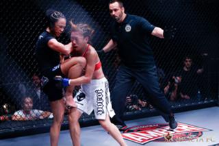 Michelle Waterson feet photo thumbnail