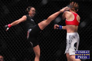Michelle Waterson feet photo thumbnail