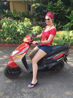 Raai Laxmi feet photo thumbnail