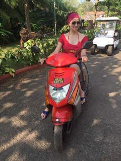 Raai Laxmi feet photo thumbnail