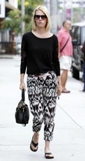 January Jones feet photo thumbnail