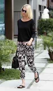January Jones feet photo thumbnail