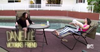Victoria Justice feet photo thumbnail