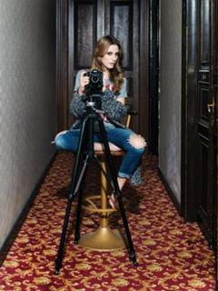 Serenay Sarikaya feet photo thumbnail