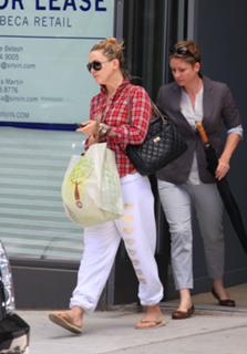 Kate Hudson feet photo thumbnail