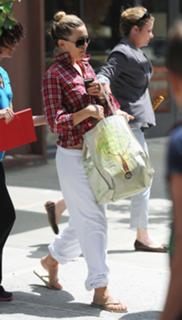 Kate Hudson feet photo thumbnail