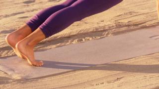 Denise Austin feet photo thumbnail